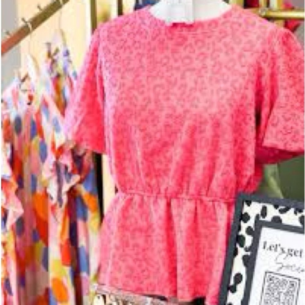 Voy Pink Leopard Print Peplum Top Short Sleeve Textured Knit Blouse Large